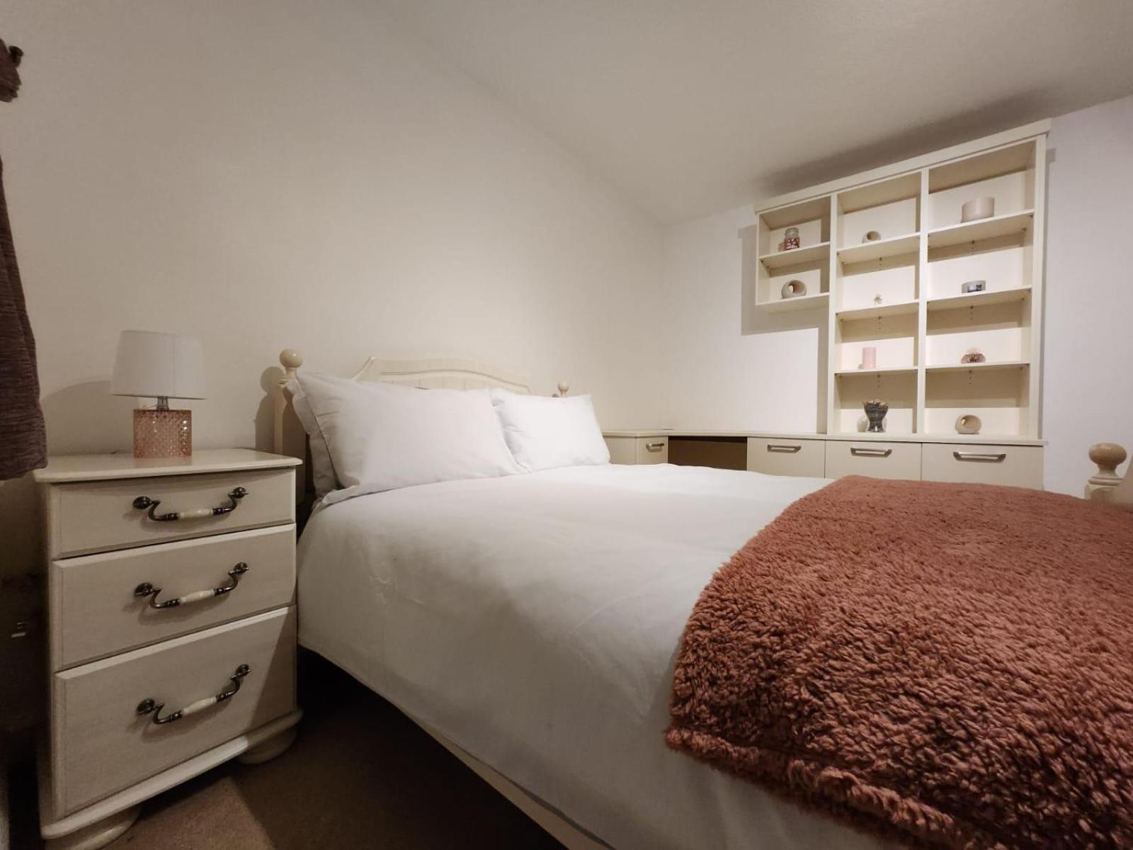 D Elmdon Homestay Shared 4 Bedrooms Birmingham Buitenkant foto