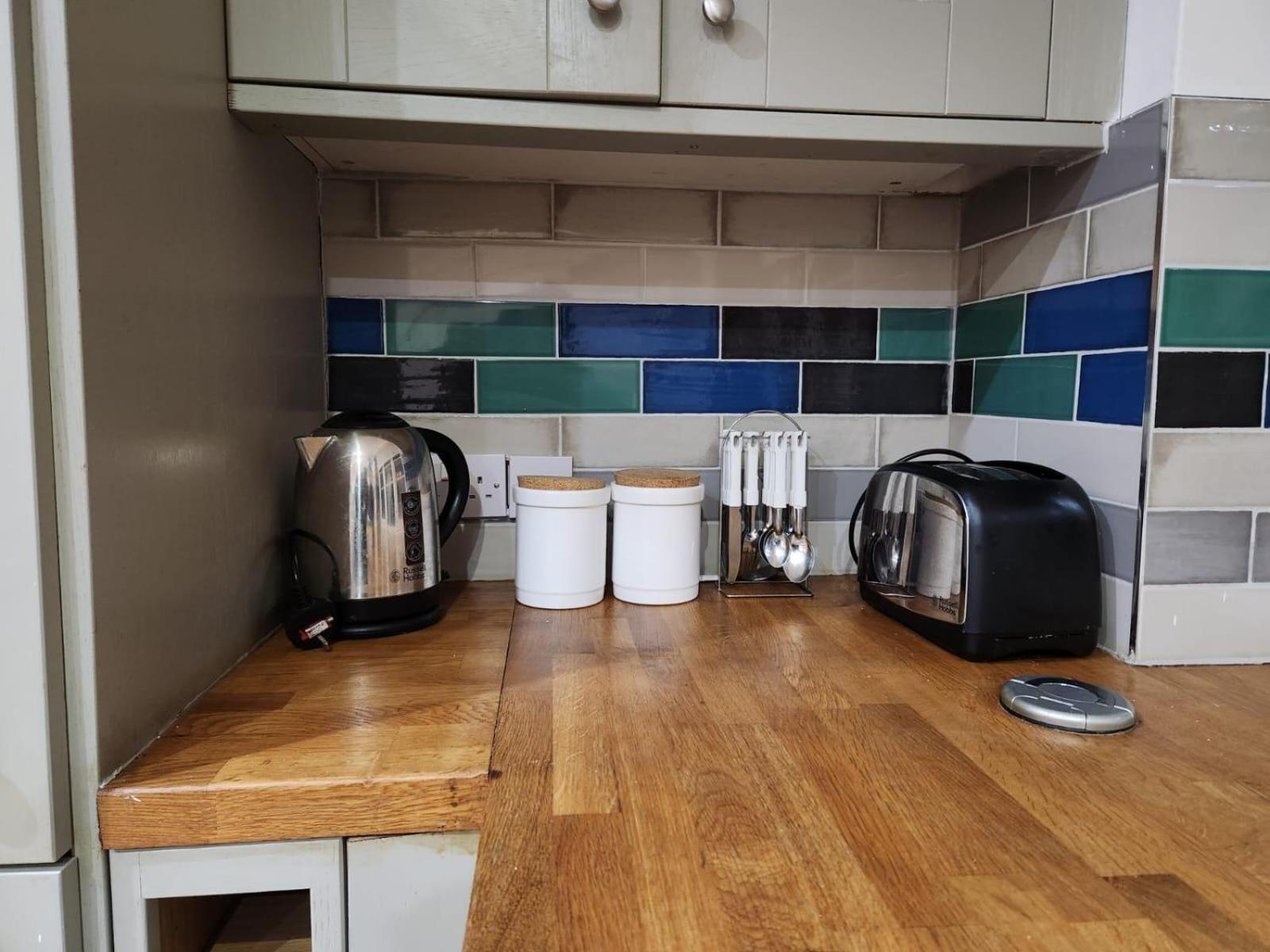 D Elmdon Homestay Shared 4 Bedrooms Birmingham Buitenkant foto